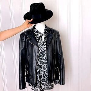 MICHAEL KORS perfect black & white animal print blouse